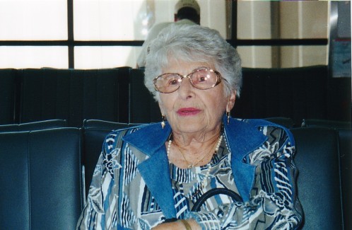 Etta-Airport-VisitToTucson-Apr20-2000.jpg