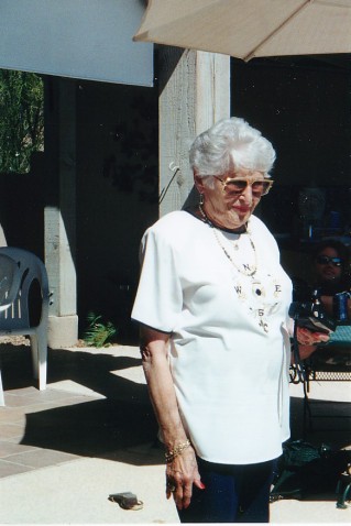 Etta-PoolParty-VisitToTucson-Apr16-2000.jpg
