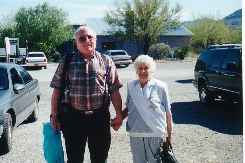 Richard-Etta-VisitToTucson-Apr18-2000.jpg