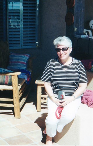 Roberta-PoolParty-VisitToTucson-Apr16-2000.jpg