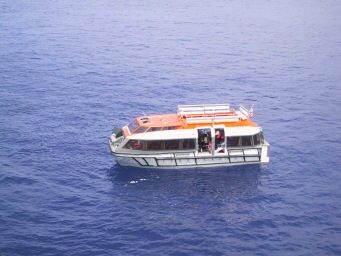 IMG_5626Tender-KailuaKona-HawaiiCruise-Sep2001.jpg