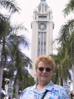 Img_5459Arlene-AlohaTower-Sep25-2001.jpg