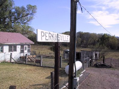 IMG_6235PerkinsvilleStation-VerdeTrain-Nov2001.jpg